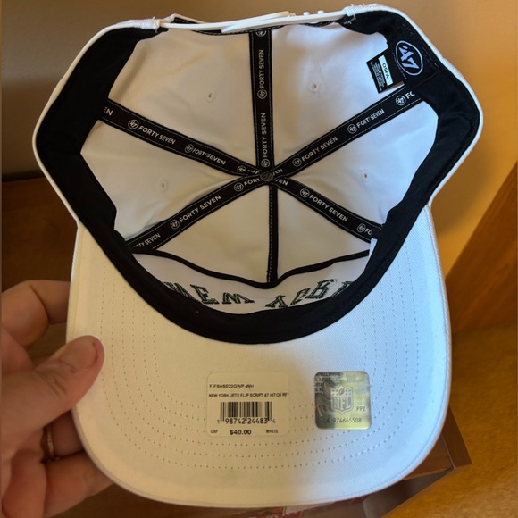 47 Hitch Adjustable Hat Cap with Upside Down 'New York' and side Jets Embroidery - Picture 3 of 8